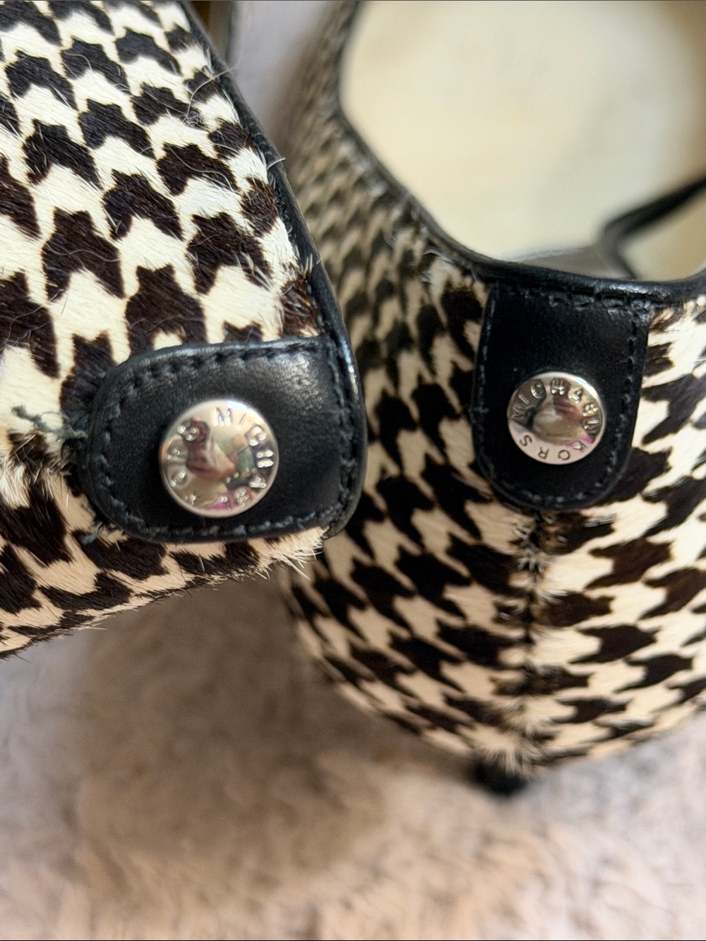 MICHAEL Michael Kors Black & White Houndstooth Pointed Toe Kitten Heels - Picture 5 of 6